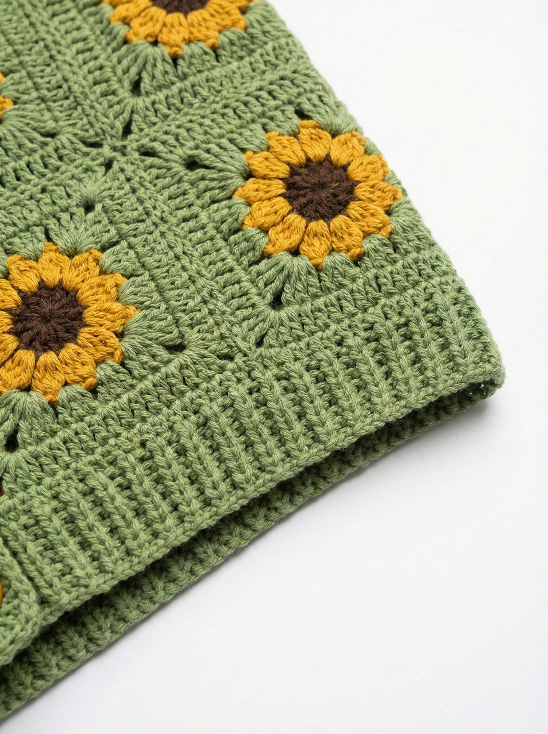 Daisy – Cotton Crochet Cardigan — handmade organic cotton crochet cardigan by Ana Chic, detail 3
