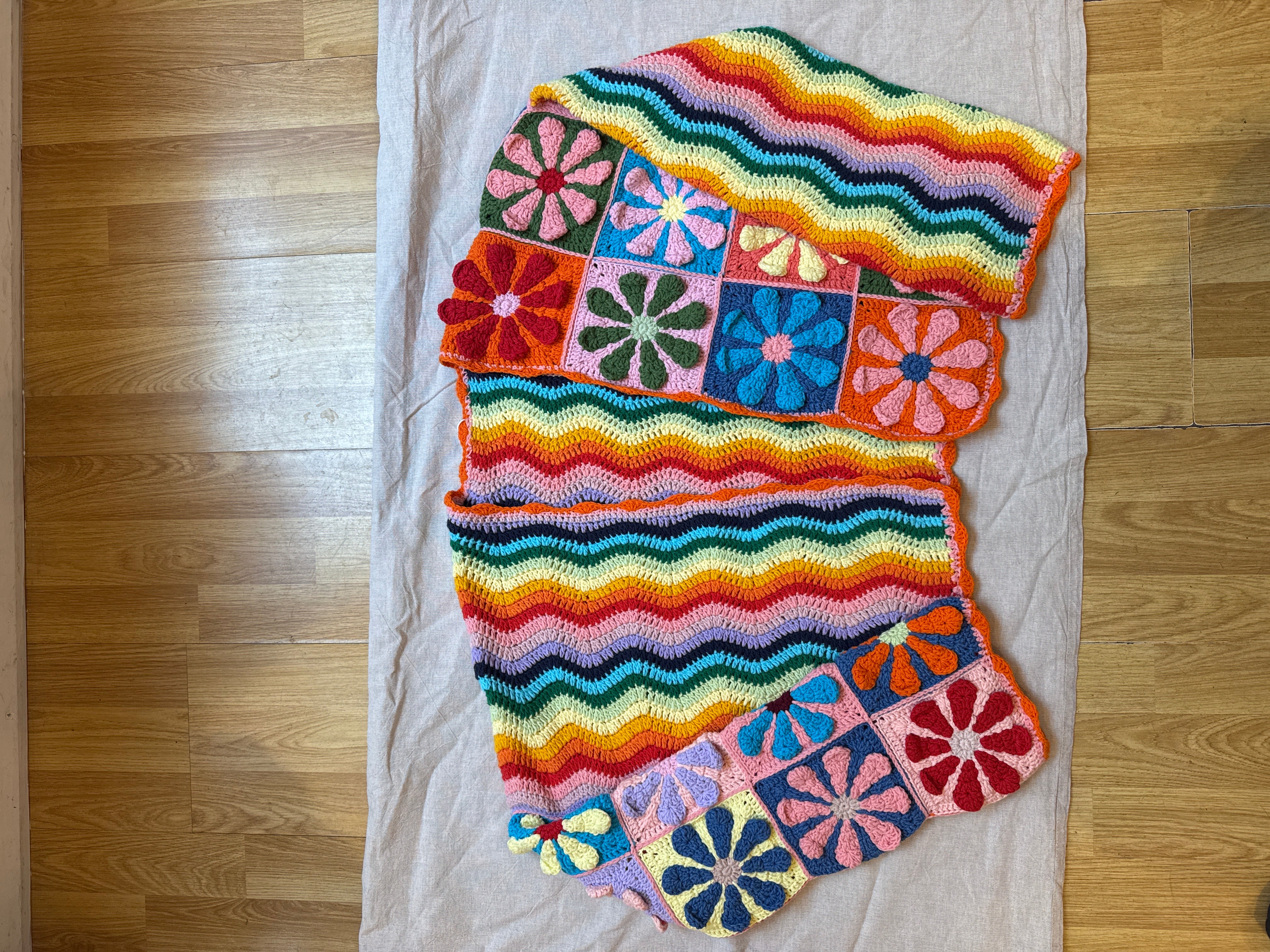 Handmade  by Ana Chic - Rainbow crop
